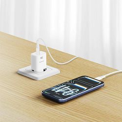 swissten-edge-gan-1x-usb-c-20w-polnilec-bel-19517-210057_17563.jpg