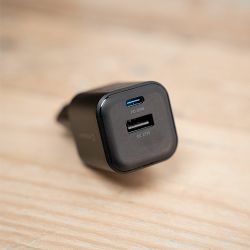 swissten-gan-1x-usb-c-pd-35w-1xusb-a-27w-polnilec-crn-9448-210048_17478.jpg