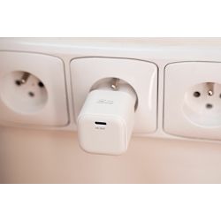 swissten-gan-20w-1x-usb-c-pd-polnilec-usb-c-na-usb-c-kabel-1-96552-210043_17352.jpg