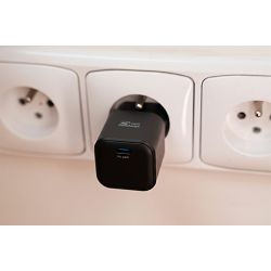 swissten-gan-20w-1x-usb-c-pd-polnilec-usb-cusb-c-kabel-12m-c-2007-210044_17360.jpg