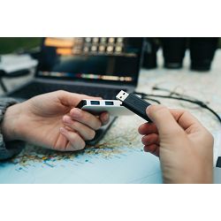 verbatim-pinstripe-usb-32-gen-1-64gb-crn-95599-560011_7815.jpg