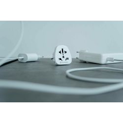 verbatim-wteu-01-world-to-europe-travel-adapter--83136-520060_7701.jpg